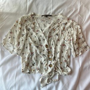 M Pacsun/Gypsies&Moondust Floral White Buttoned Top with Ties